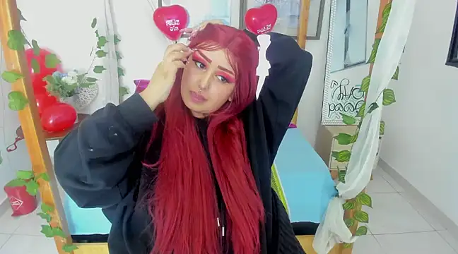 Snapshot of lussyevans24 chatting on February 16, 4:42 am lussyevans24 online show from February 16, 4:42 am