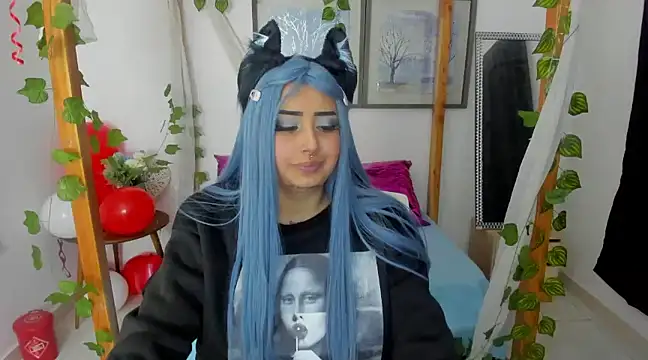 Snapshot of lussyevans24 chatting on February 18, 10:27 am lussyevans24 online show from February 18, 10:27 am