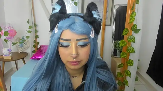 Snapshot of lussyevans24 chatting on February 23, 5:23 am lussyevans24 online show from February 23, 5:23 am