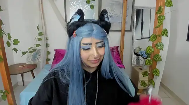 Snapshot of lussyevans24 chatting on February 27, 9:43 am lussyevans24 online show from February 27, 9:43 am