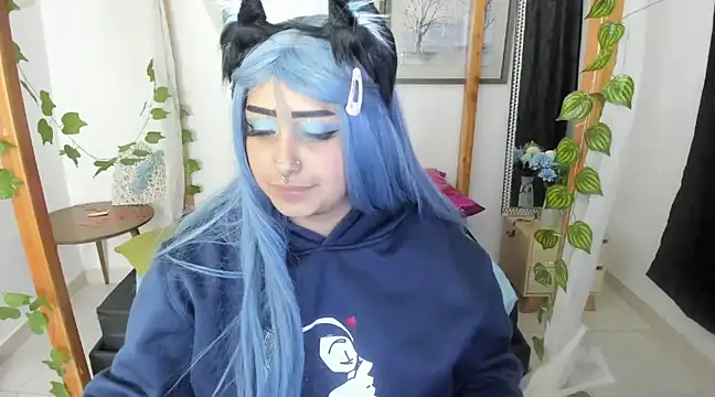 Snapshot of lussyevans24 chatting on February 28, 10:52 am lussyevans24 online show from February 28, 10:52 am