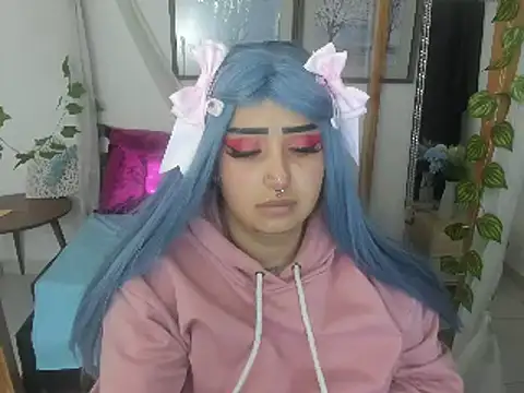 Snapshot of lussyevans24 chatting on March 4, 6:15 am lussyevans24 online show from March 4, 6:15 am