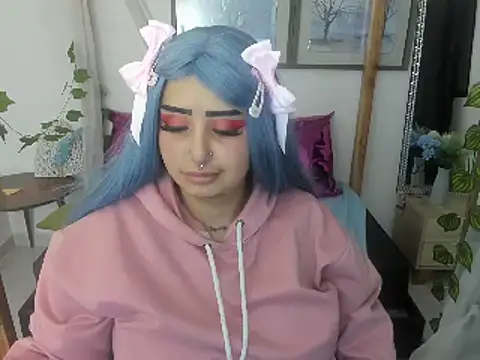 Snapshot of lussyevans24 chatting on March 4, 9:18 am lussyevans24 online show from March 4, 9:18 am