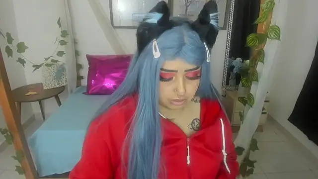 Snapshot of lussyevans24 chatting on March 6, 7:36 am lussyevans24 online show from March 6, 7:36 am