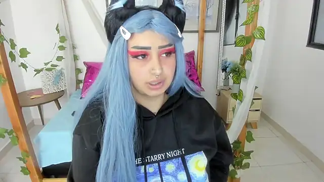 Snapshot of lussyevans24 chatting on March 7, 3:51 am lussyevans24 online show from March 7, 3:51 am