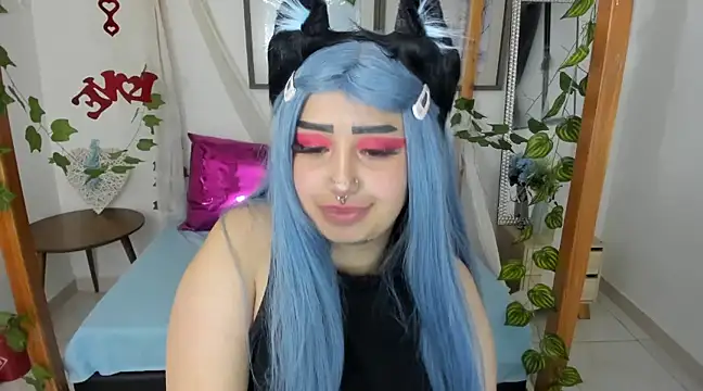 Snapshot of lussyevans24 chatting on March 11, 7:15 am lussyevans24 online show from March 11, 7:15 am