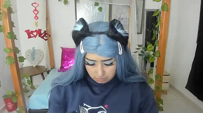 Snapshot of lussyevans24 chatting on March 13, 3:11 am lussyevans24 online show from March 13, 3:11 am