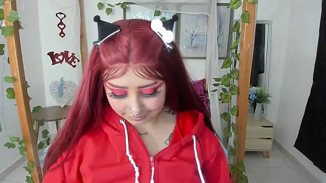 Snapshot of lussyevans24 chatting on March 14, 3:59 am lussyevans24 online show from March 14, 3:59 am