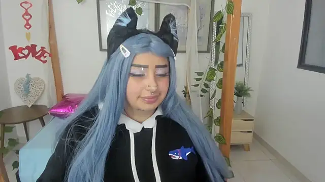 Snapshot of lussyevans24 chatting on March 16, 6:42 am lussyevans24 online show from March 16, 6:42 am