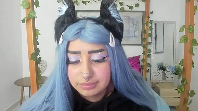 Snapshot of lussyevans24 chatting on March 17, 3:47 am lussyevans24 online show from March 17, 3:47 am