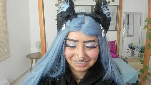 Snapshot of lussyevans24 chatting on March 18, 3:53 am lussyevans24 online show from March 18, 3:53 am