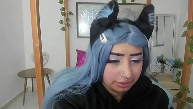 Snapshot of lussyevans24 chatting on March 18, 6:57 am lussyevans24 online show from March 18, 6:57 am