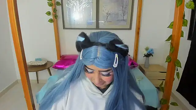 Snapshot of lussyevans24 chatting on March 22, 6:43 am lussyevans24 online show from March 22, 6:43 am