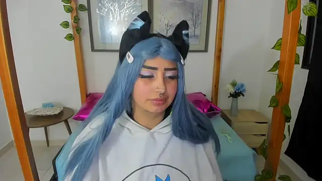 Snapshot of lussyevans24 chatting on March 22, 9:45 am lussyevans24 online show from March 22, 9:45 am