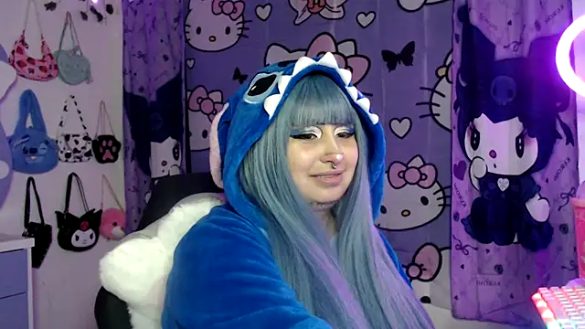 Snapshot of lussyevans24 chatting on September 10, 6:13 am lussyevans24 online show from September 10, 6:13 am