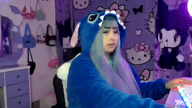 Snapshot of lussyevans24 chatting on October 7, 5:15 am lussyevans24 online show from October 7, 5:15 am