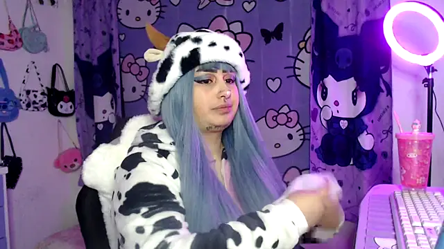 Snapshot of lussyevans24 chatting on October 8, 5:49 am lussyevans24 online show from October 8, 5:49 am