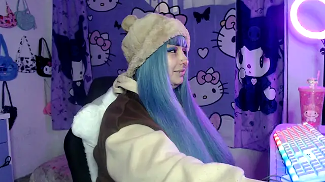 Snapshot of lussyevans24 chatting on October 12, 4:55 am lussyevans24 online show from October 12, 4:55 am