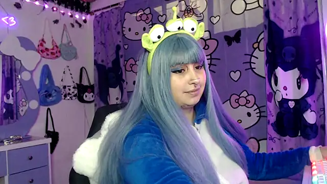 Snapshot of lussyevans24 chatting on October 15, 5:07 am lussyevans24 online show from October 15, 5:07 am