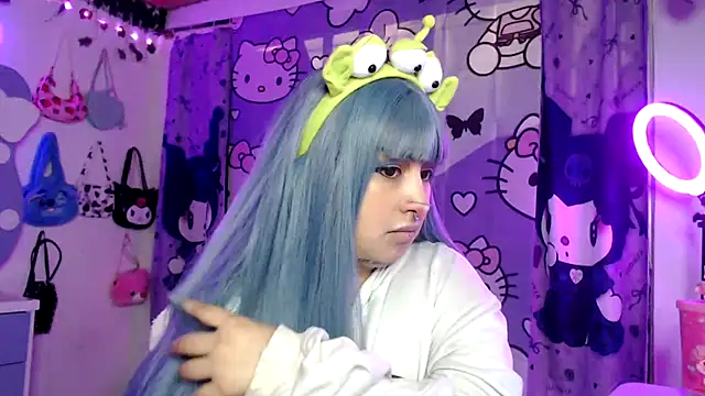 Snapshot of lussyevans24 chatting on October 22, 5:19 am lussyevans24 online show from October 22, 5:19 am