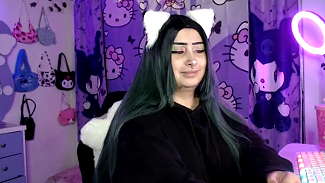 Snapshot of lussyevans24 chatting on October 24, 5:26 am lussyevans24 online show from October 24, 5:26 am