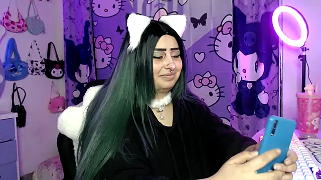 Snapshot of lussyevans24 chatting on October 25, 4:53 am lussyevans24 online show from October 25, 4:53 am