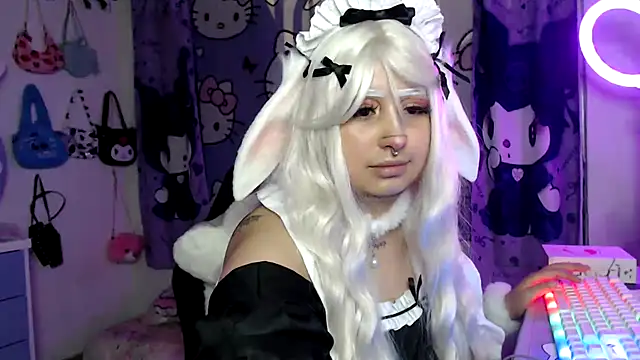 Snapshot of lussyevans24 chatting on October 31, 3:18 am lussyevans24 online show from October 31, 3:18 am