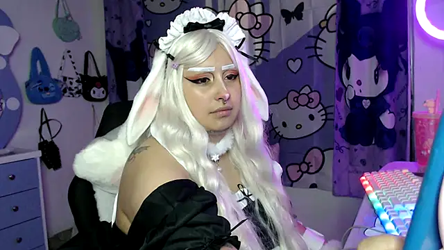 Snapshot of lussyevans24 chatting on November 1, 3:52 am lussyevans24 online show from November 1, 3:52 am