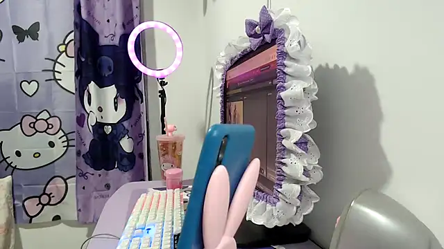 Snapshot of lussyevans24 chatting on November 5, 5:18 am lussyevans24 online show from November 5, 5:18 am