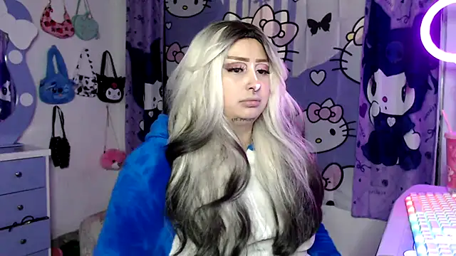 Snapshot of lussyevans24 chatting on November 14, 5:28 am lussyevans24 online show from November 14, 5:28 am