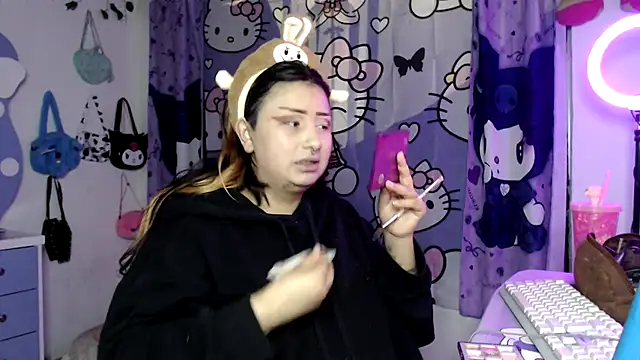 Snapshot of lussyevans24 chatting on November 29, 5:10 am lussyevans24 online show from November 29, 5:10 am