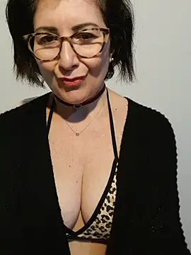 Viola8p online show from November 14, 3:00 pm