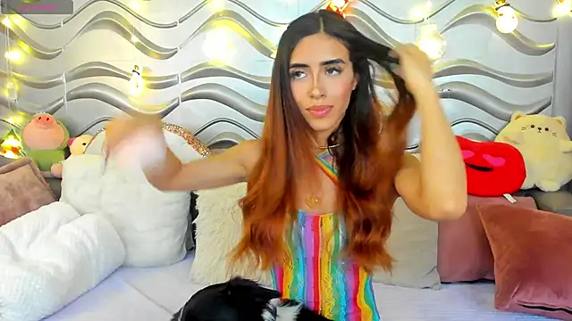 Snapshot of StormiRusso chatting on December 7, 11:01 pm StormiRusso online show from December 7, 11:01 pm