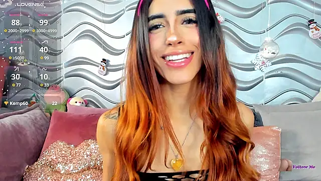 Snapshot of StormiRusso chatting on December 10, 4:34 am StormiRusso online show from December 10, 4:34 am