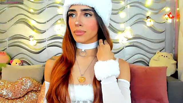 Snapshot of StormiRusso chatting on December 15, 12:51 am StormiRusso online show from December 15, 12:51 am