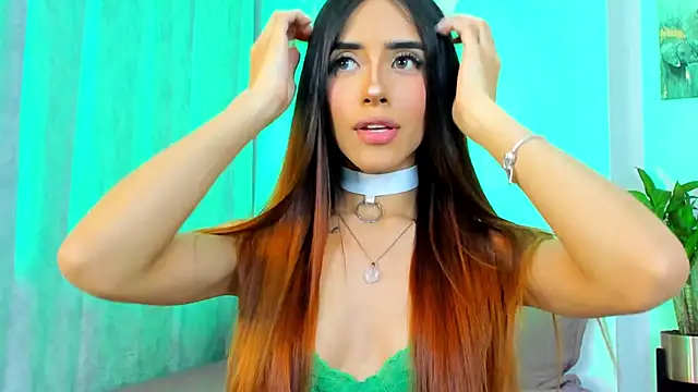 Snapshot of StormiRusso chatting on January 24, 2:39 am StormiRusso online show from January 24, 2:39 am