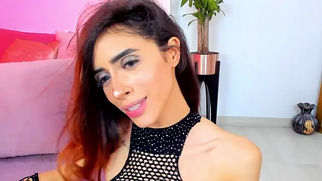 Snapshot of StormiRusso chatting on February 1, 5:28 am StormiRusso online show from February 1, 5:28 am