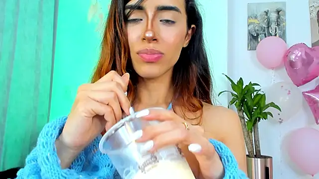 Snapshot of StormiRusso chatting on February 7, 8:22 am StormiRusso online show from February 7, 8:22 am