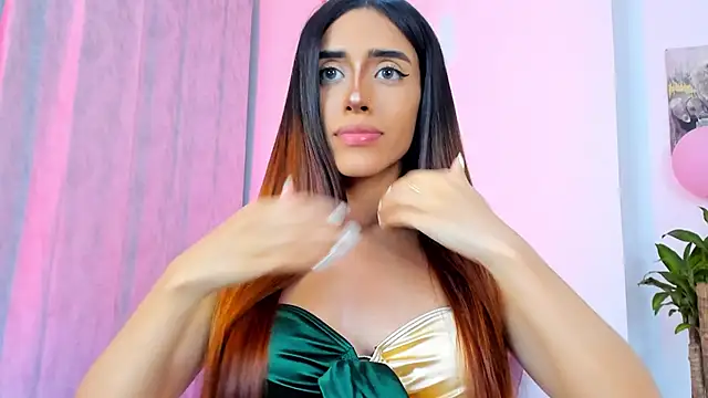 Snapshot of StormiRusso chatting on February 9, 2:38 am StormiRusso online show from February 9, 2:38 am