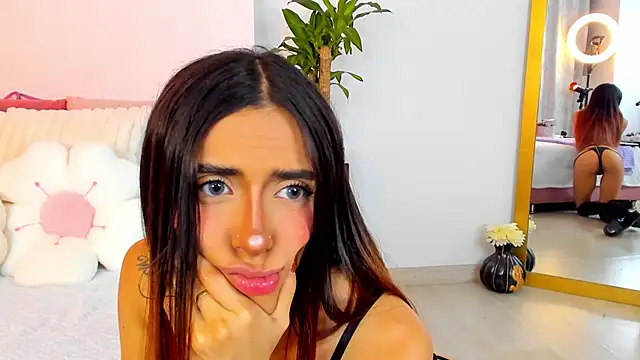 Snapshot of StormiRusso chatting on March 13, 3:11 am StormiRusso online show from March 13, 3:11 am