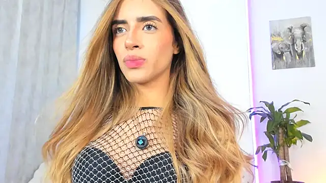 Snapshot of StormiRusso chatting on September 11, 11:05 pm StormiRusso online show from September 11, 11:05 pm