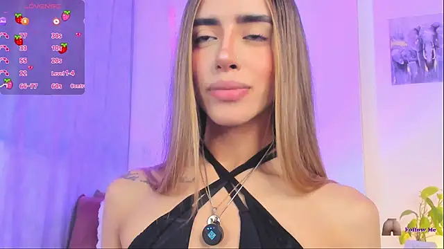 Snapshot of StormiRusso chatting on October 5, 1:37 am StormiRusso online show from October 5, 1:37 am