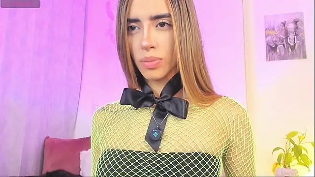 Snapshot of StormiRusso chatting on October 6, 3:26 am StormiRusso online show from October 6, 3:26 am