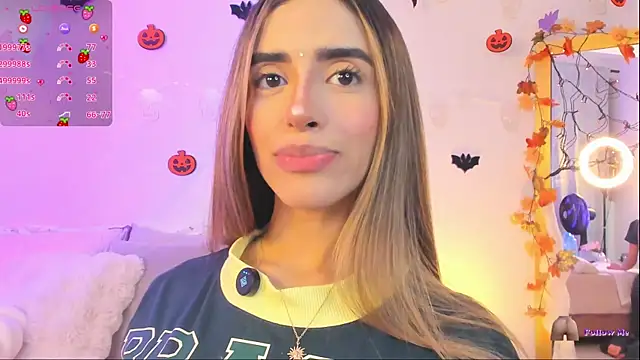 Snapshot of StormiRusso chatting on October 30, 1:07 am StormiRusso online show from October 30, 1:07 am