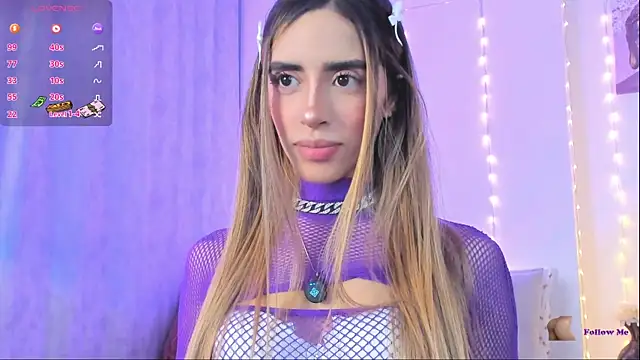 Snapshot of StormiRusso chatting on November 12, 1:39 am StormiRusso online show from November 12, 1:39 am