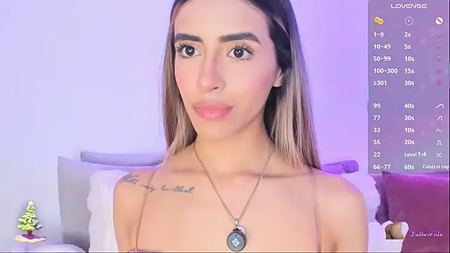 Snapshot of StormiRusso chatting on December 14, 12:27 am StormiRusso online show from December 14, 12:27 am