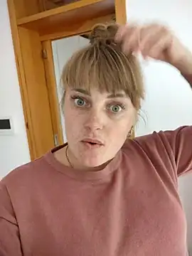 CoddessCrystal online show from September 15, 7:41 am