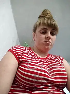 CoddessCrystal online show from November 23, 1:33 pm