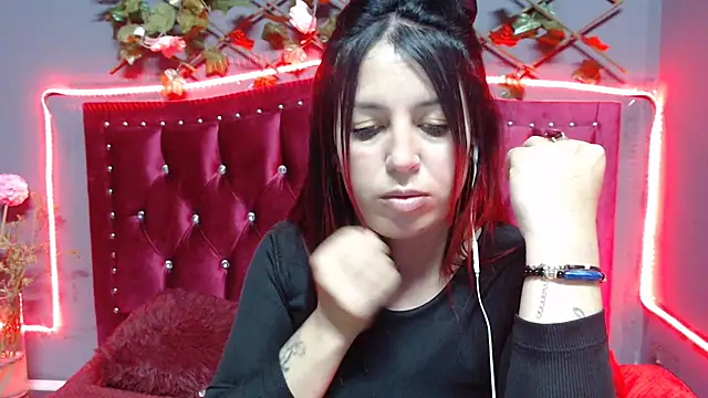 Melani cute02 online show from February 9, 6:11 am