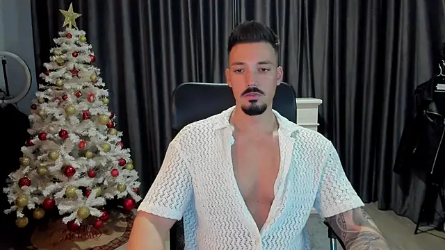 Snapshot of HaydenSpearss chatting on December 8, 7:47 am HaydenSpearss online show from December 8, 7:47 am